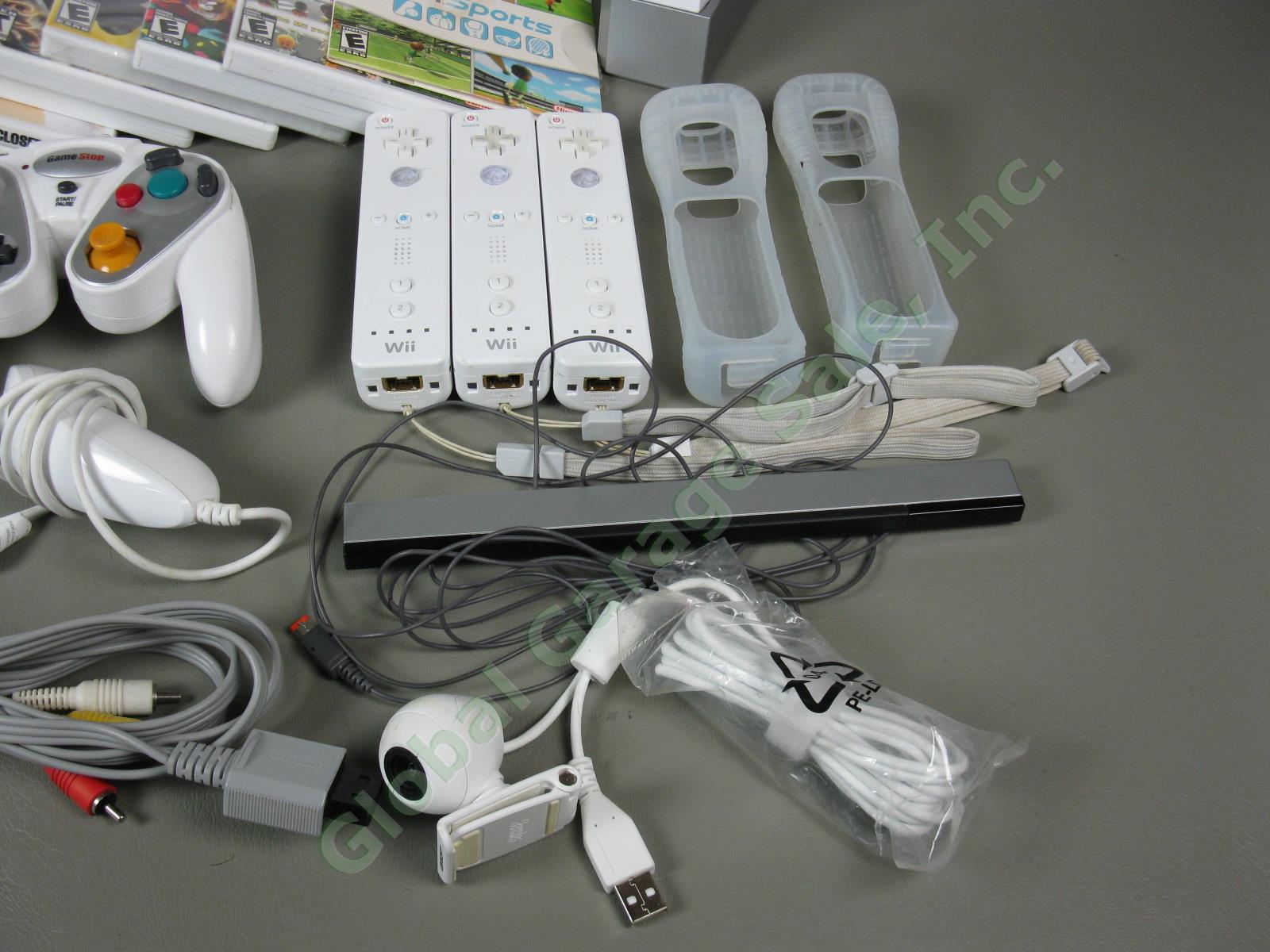 Nintendo Wii Lot White Console System 10 Games 3 Remotes 3 Controller 2 Nunchuck 2