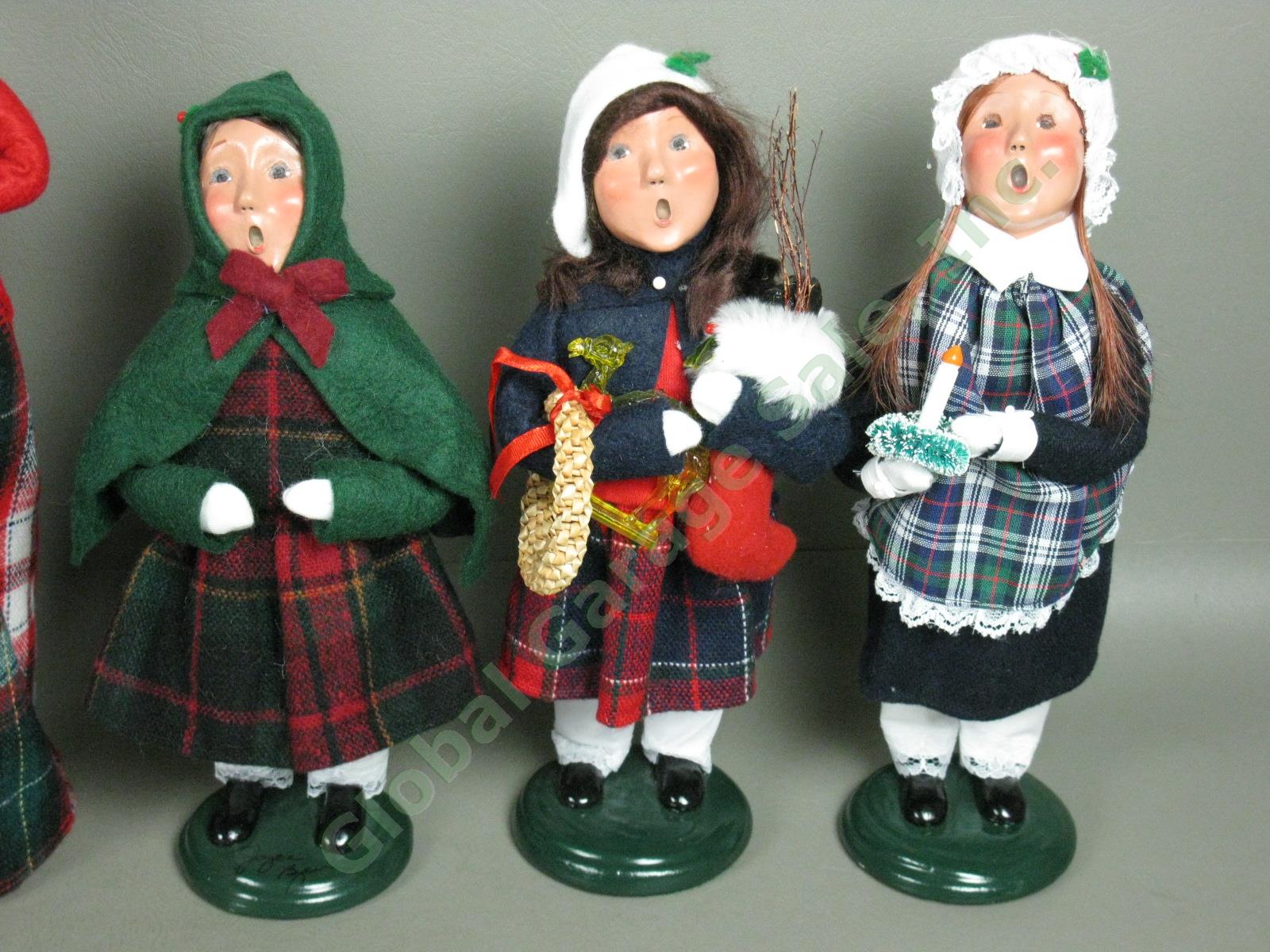 7 Byers Choice Carolers Lot Signed Numbered Man Woman Grandparent Shopper Girl 1