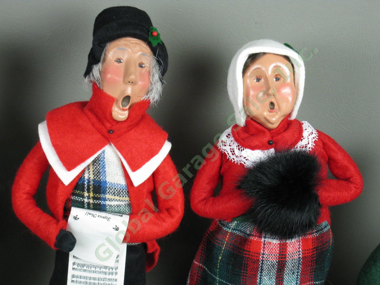 7 Byers Choice Carolers Lot Signed Numbered Man Woman Grandparent Shopper Girl 3