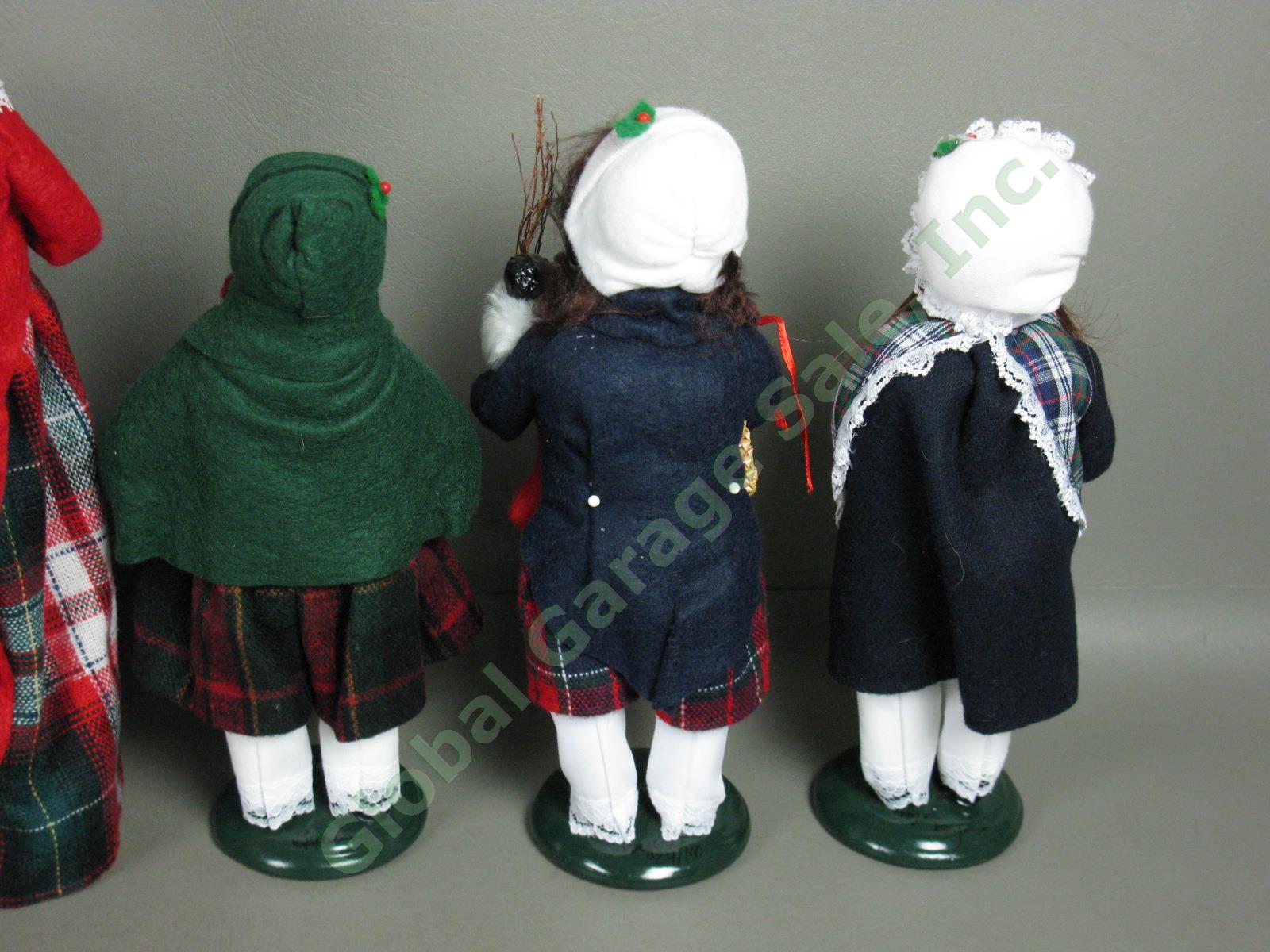 7 Byers Choice Carolers Lot Signed Numbered Man Woman Grandparent Shopper Girl 8