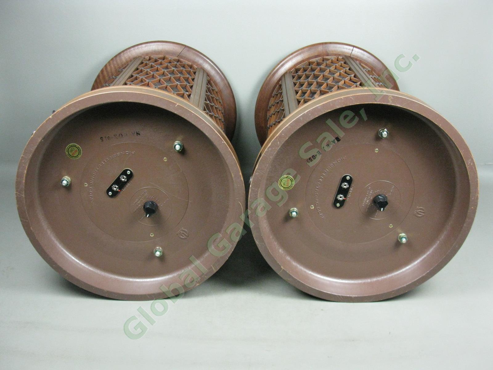 Vtg 1970s Pioneer CS-05 Omni Directional Round Floor Stereo Speakers Pair Set ++ 10