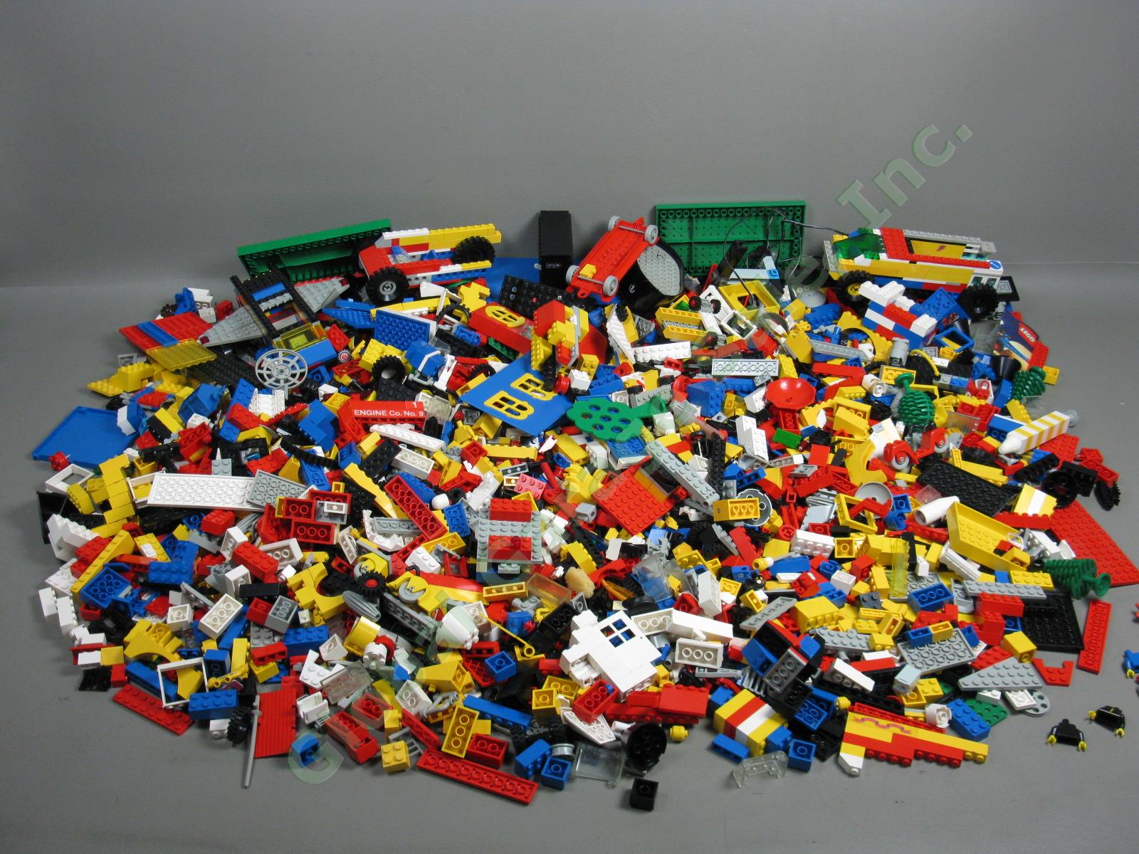 LEGO Assorted 13 Pound Lb Bulk Minifigure Figure Brick Block Part Piece Kit Lot 1