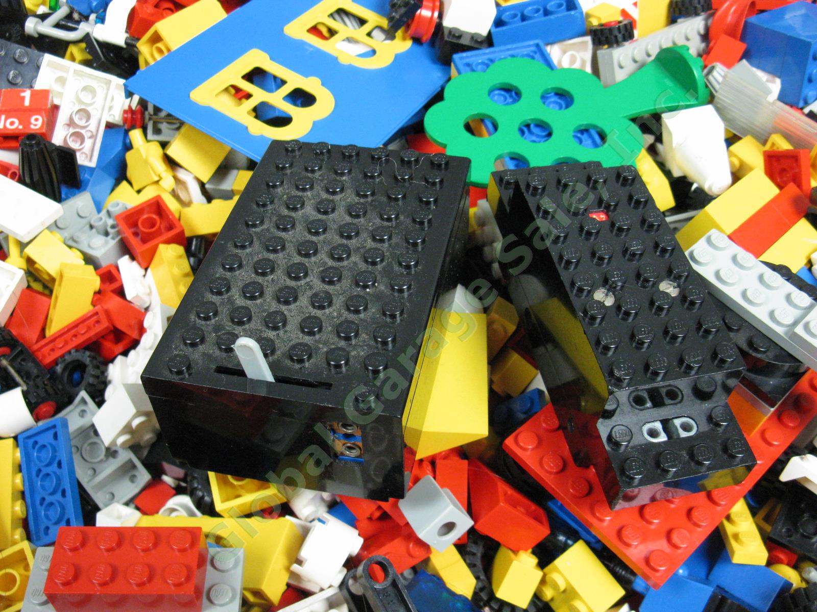 LEGO Assorted 13 Pound Lb Bulk Minifigure Figure Brick Block Part Piece Kit Lot 6