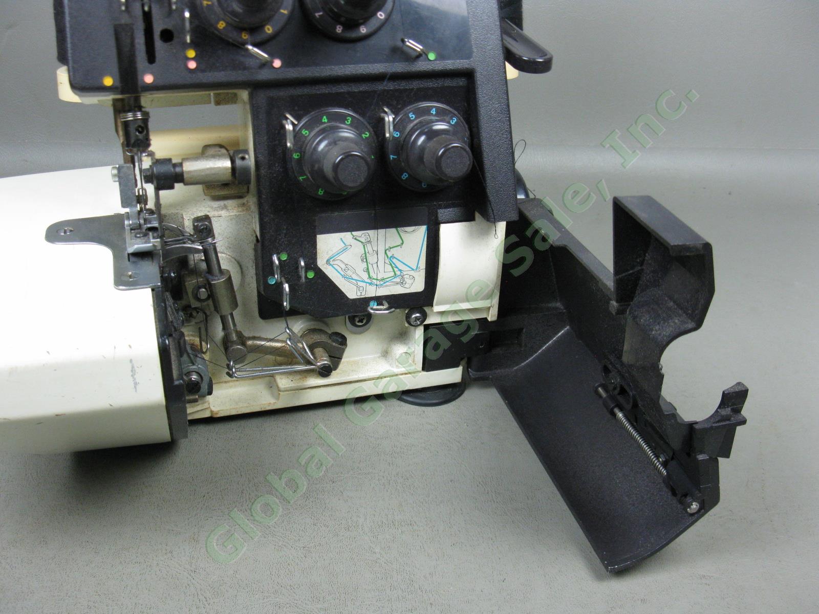 Husqvarna Huskylock 530 Overlock Serger Sewing Machine + Pedal Thread Bundle Lot 4