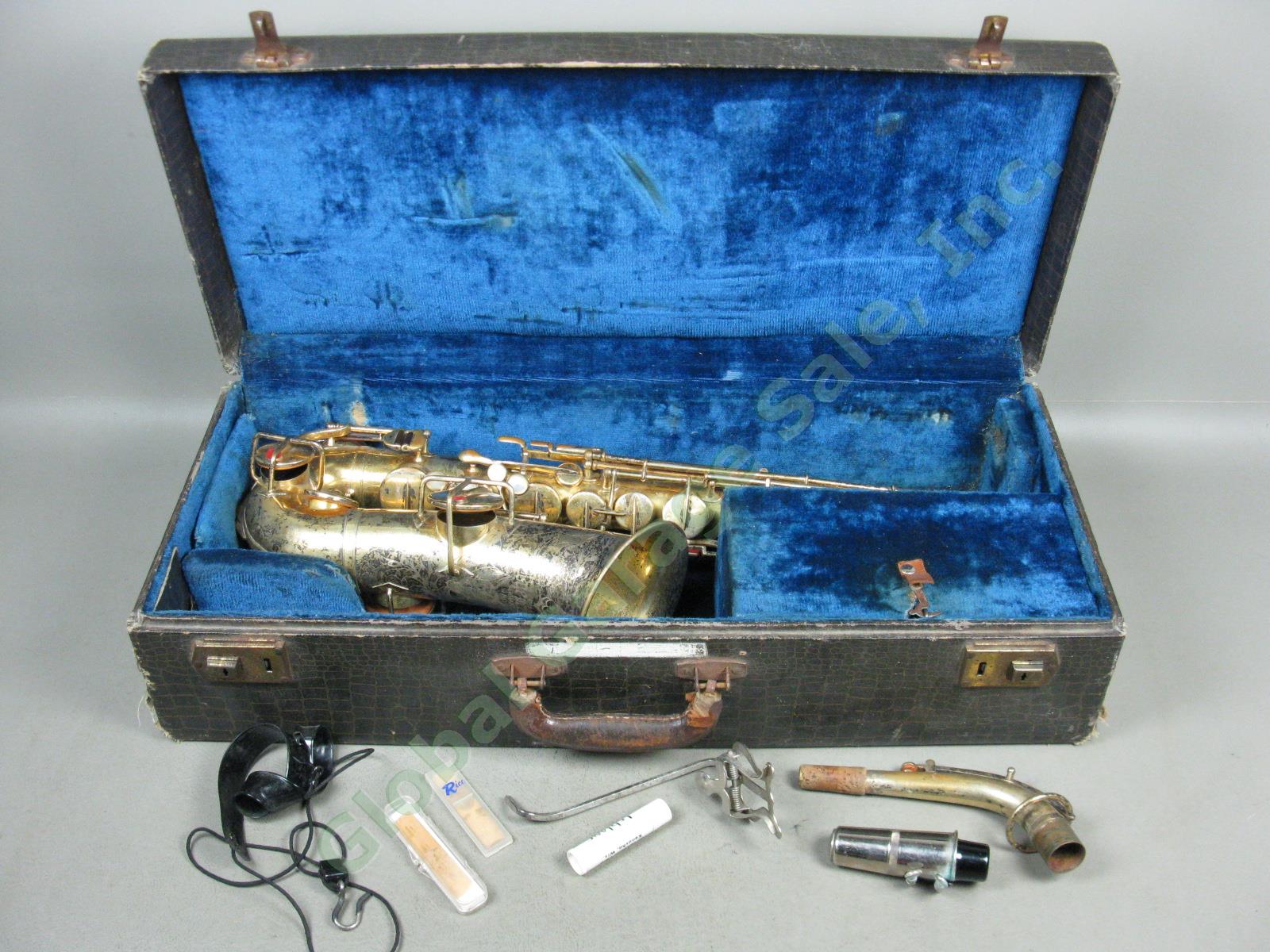 Vtg 1924/1925 Buescher True Tone Low Pitch Saxophone Serial #156390
 W/ Case Lot