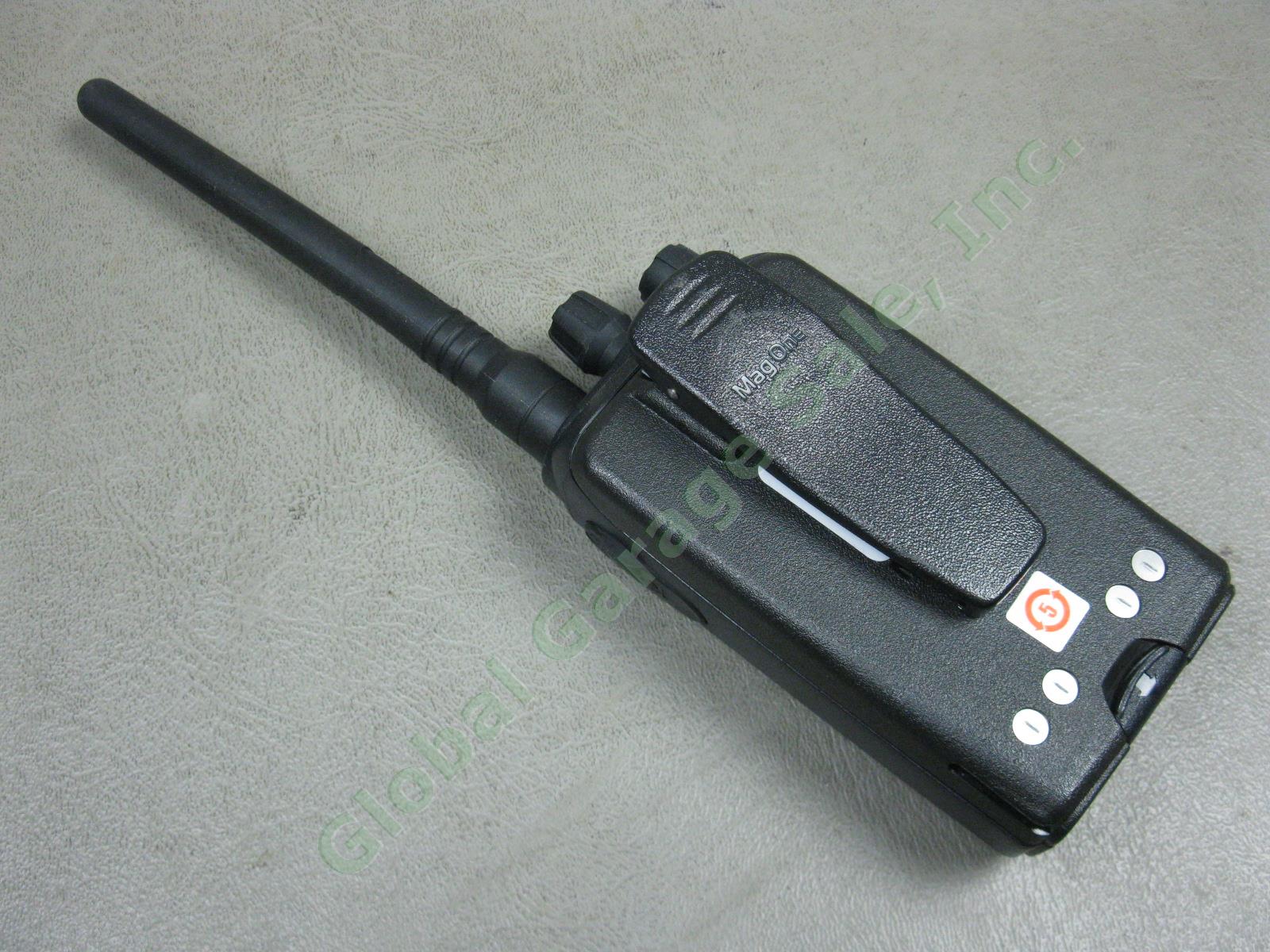 Motorola MagOne BPR40 Two-Way 5-Watt 8-Channel VHF Band Radio AAH84KDS8AA2AN Lot 2