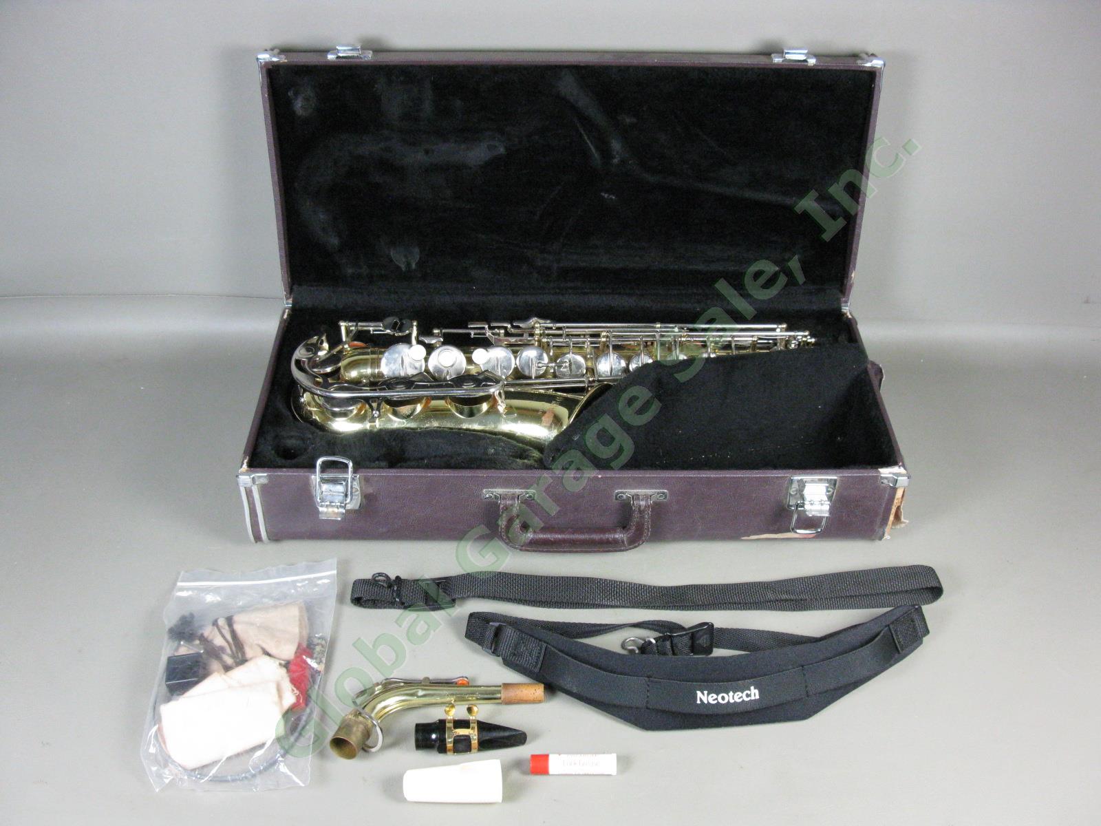 Yamaha YAS-23 YAS23 Standard Eb Alto Saxophone Sax Hard Case 4C Mouthpiece Strap