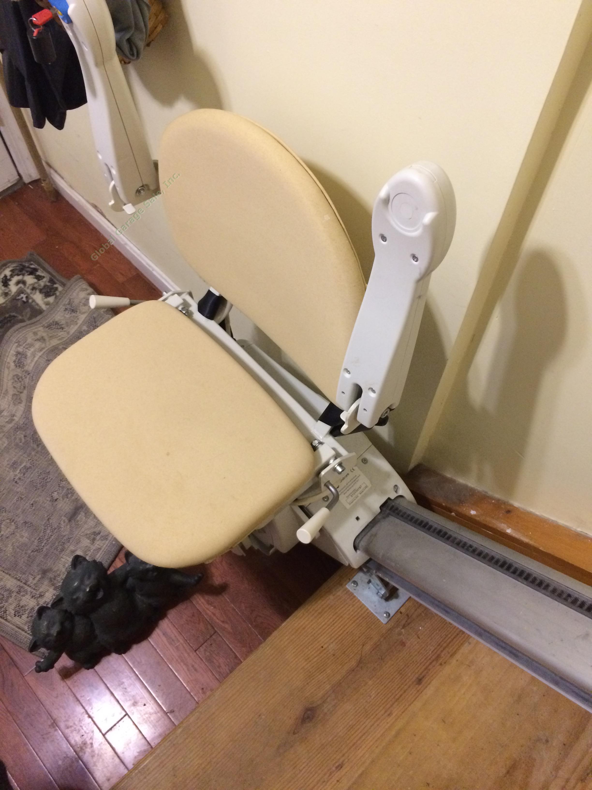 Handicare Simplicity 950 Straight Electric Chair Stair Lift 310lb Cap. W/ Remote 1