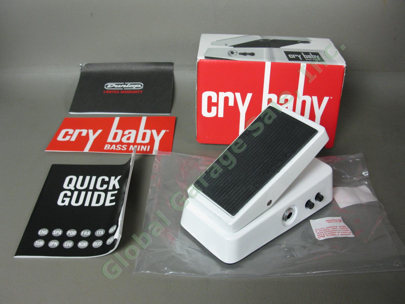 New In Box Dunlop Cry Baby Bass Mini Wah Guitar Effects Pedal CBM105Q White