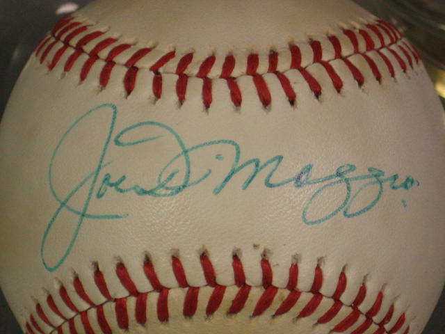 Joe Dimaggio Hand Signed Baseball Ball Yankee Autograph 1