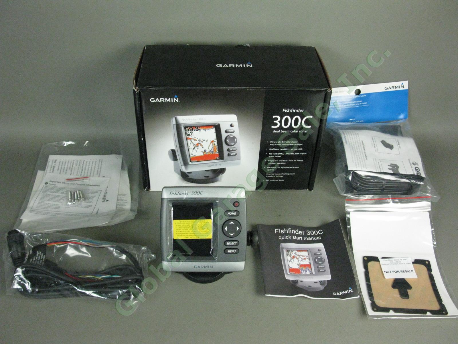 NEW Garmin Waterproof Fishfinder 300C 3.5-Inch Display Dual-Beam Transducer NR!