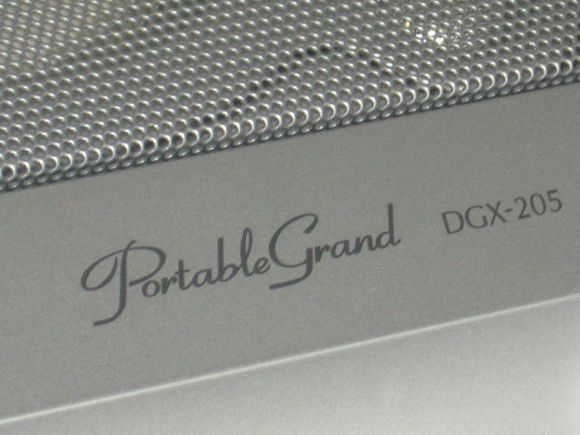 Yamaha DGX-205 Portable Grand Electronic Keyboard + NR 5