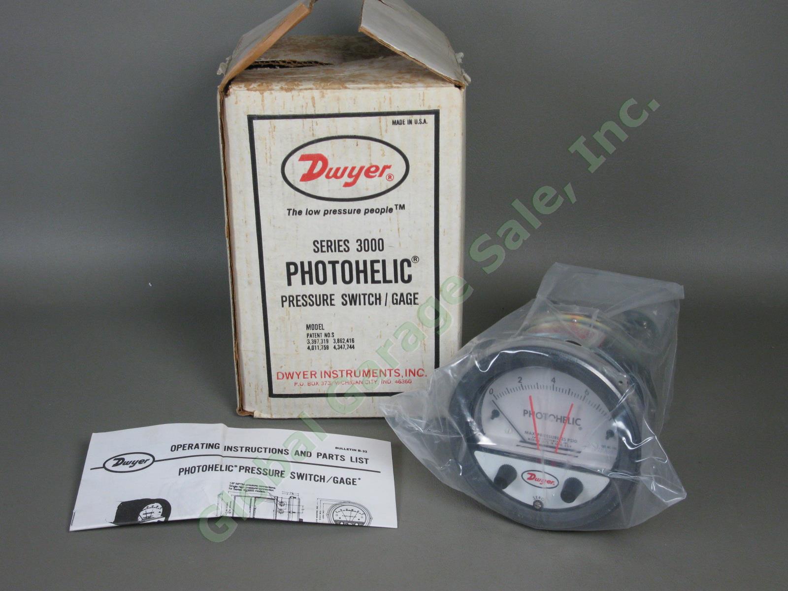 NEW Dwyer Photohelic Series 3000 3008 Pressure Switch Gage 25 PSIG 0-8" Water NR