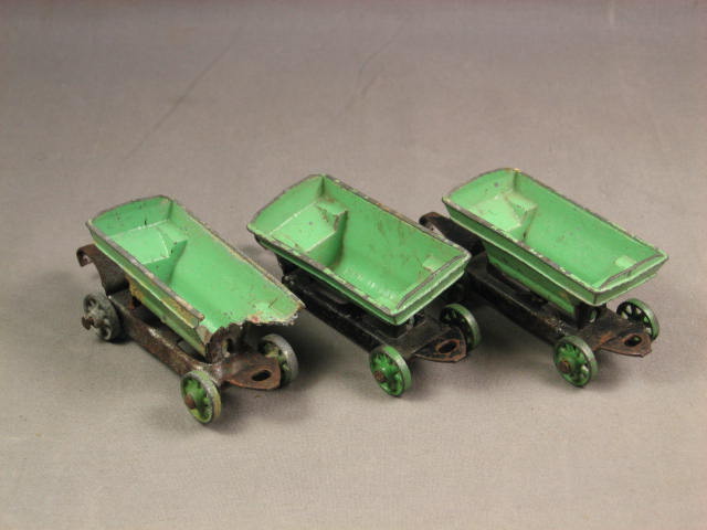 19 Vintage Tootsietoy Metal Wood Toy Car Truck Army Lot 10