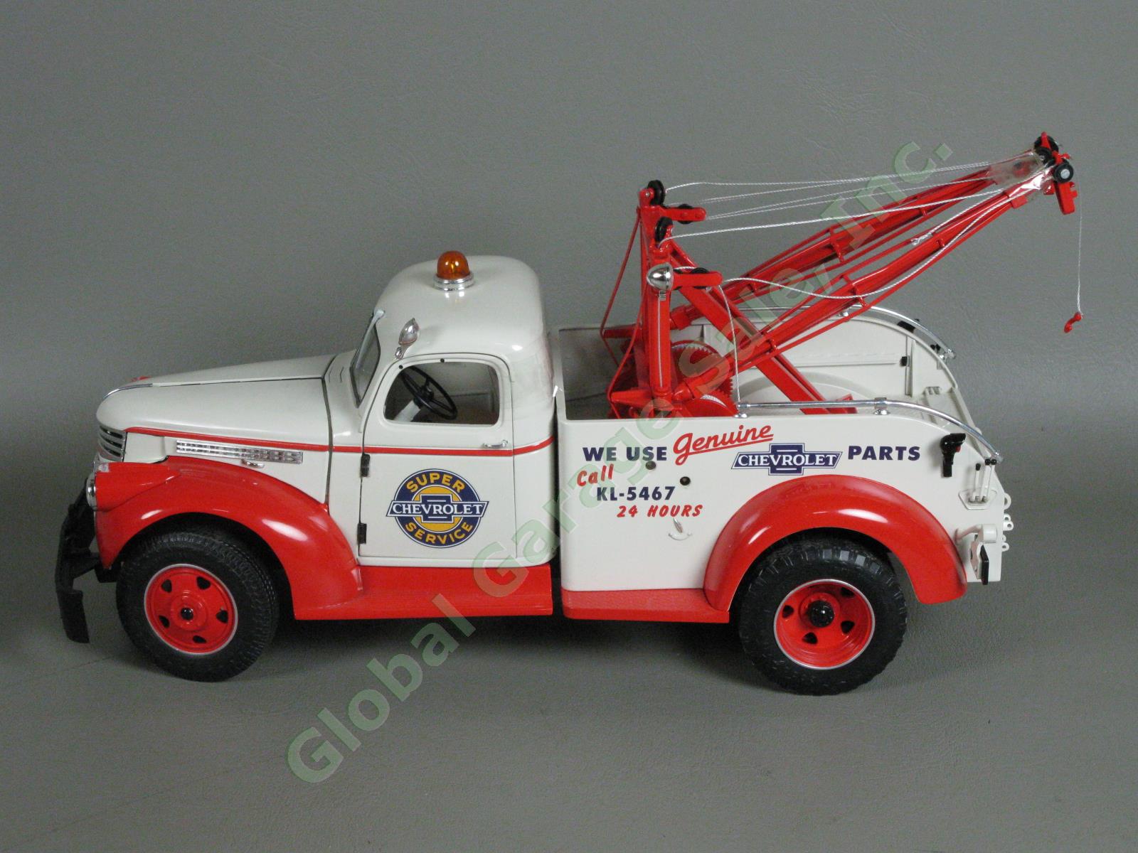 DCP Highway 61 1946 Chevrolet Tow Truck Car Diecast Promotion R/Wh 1:16 Scale NR 1
