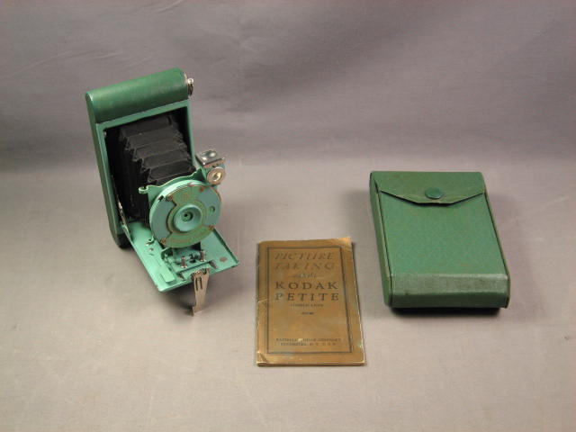 Kodak Petite Blue Art Deco Folding Vest Pocket Camera