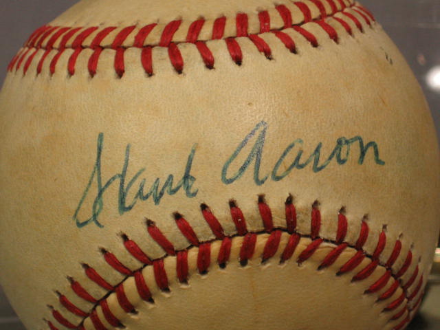 Hank Henry Aaron Hand Signed Baseball Ball Autograph NR 1