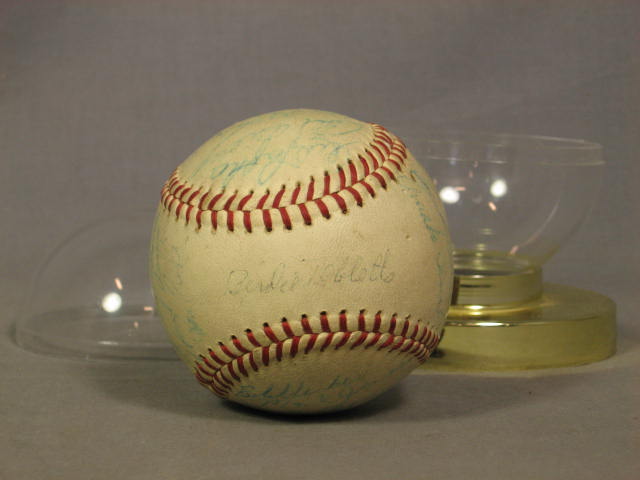 1962 Milwaukee Braves Team Hand Signed Ball Baseball NR