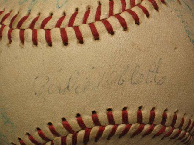 1962 Milwaukee Braves Team Hand Signed Ball Baseball NR 1
