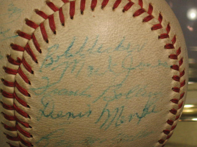 1962 Milwaukee Braves Team Hand Signed Ball Baseball NR 6