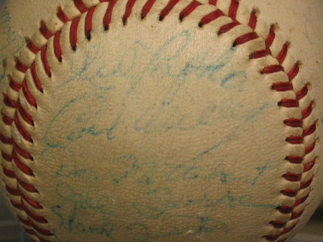 1962 Milwaukee Braves Team Hand Signed Ball Baseball NR 8