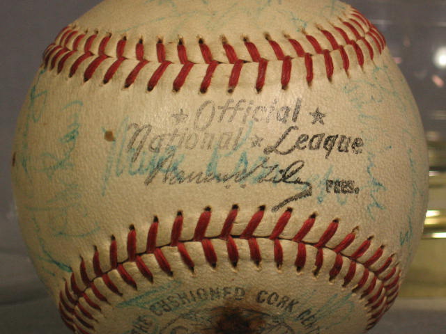 1962 Milwaukee Braves Team Hand Signed Ball Baseball NR 10