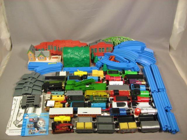 Thomas Friends Train Sets Steam Along Sodor Roundhouse+