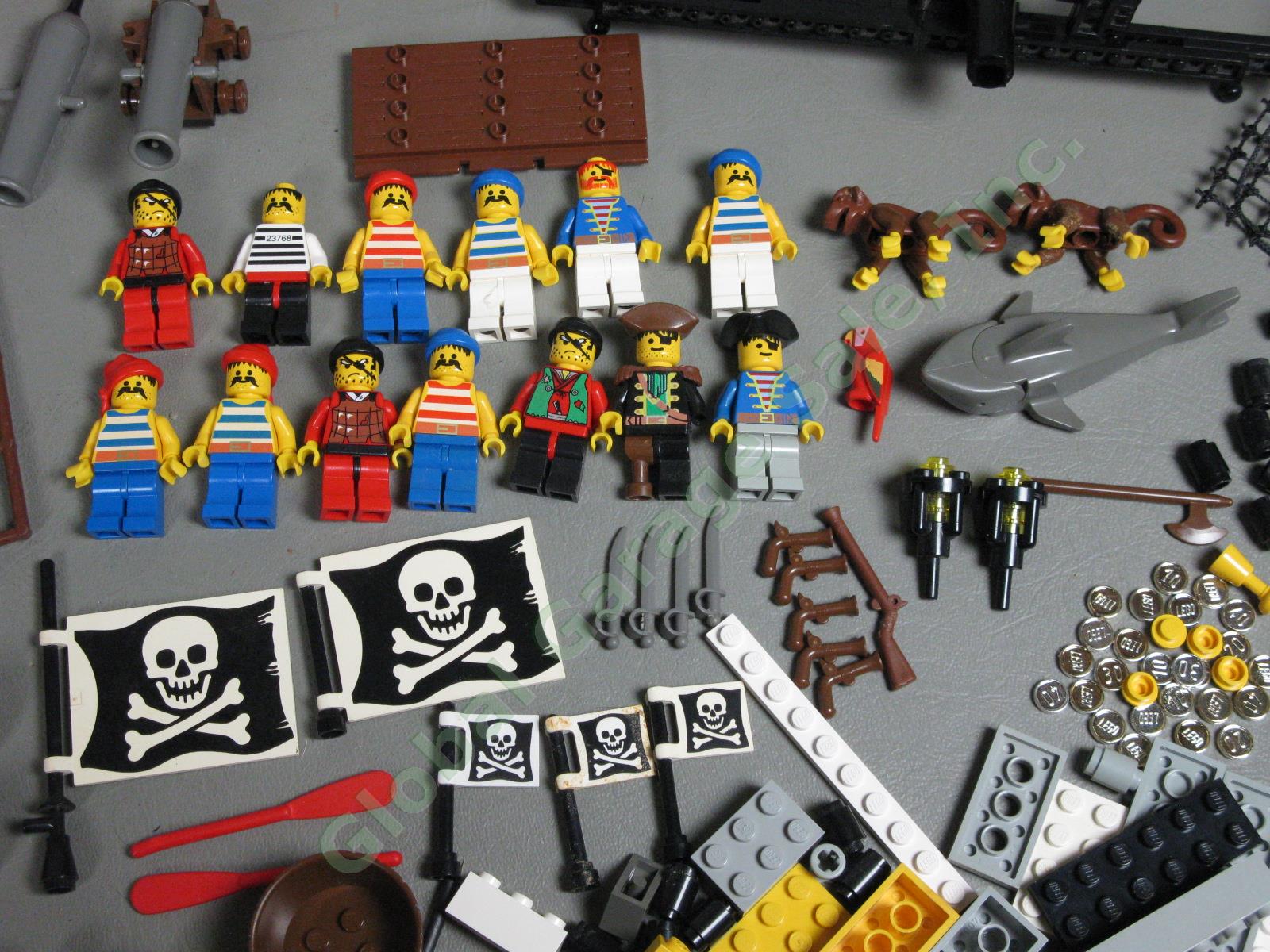 Rare Lego Giant Pirate Ship Set #6285 Black Seas Barracuda Boat + Minifigures NR 6