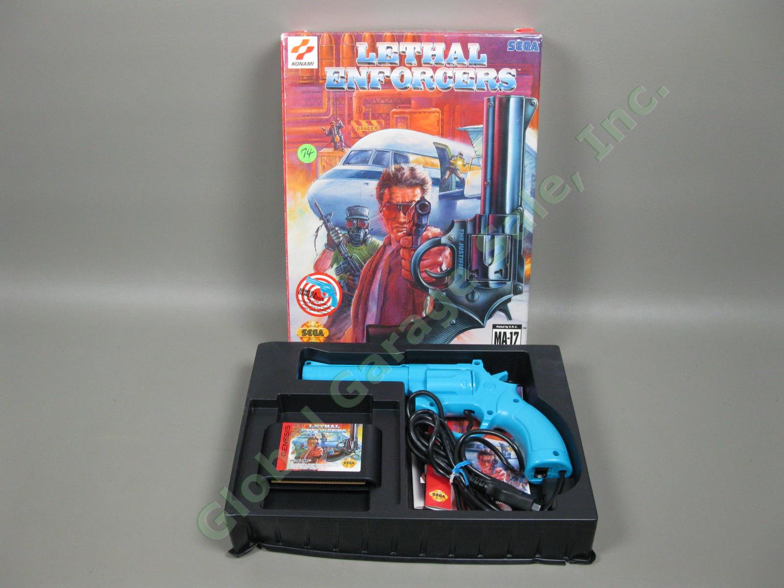 HUGE Sega Genesis Console Lot 25 Games Organizer Menacer Gun Lethal Enforcers NR 8