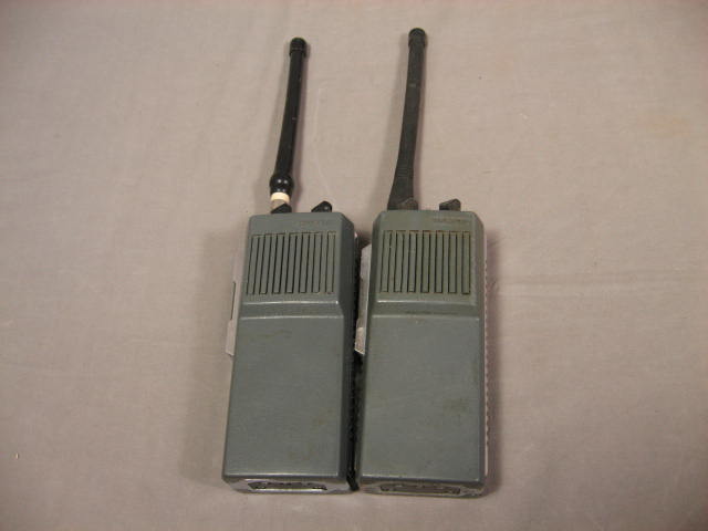 6 UHF VHF Radios Lot Motorola P110 HT90 Maxon +Chargers 1