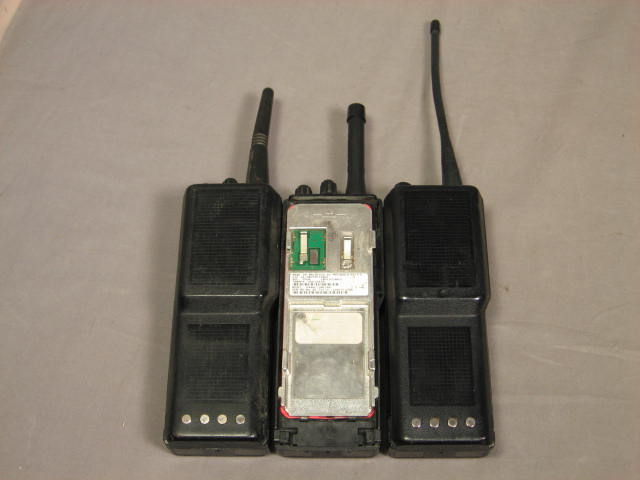 6 UHF VHF Radios Lot Motorola P110 HT90 Maxon +Chargers 6