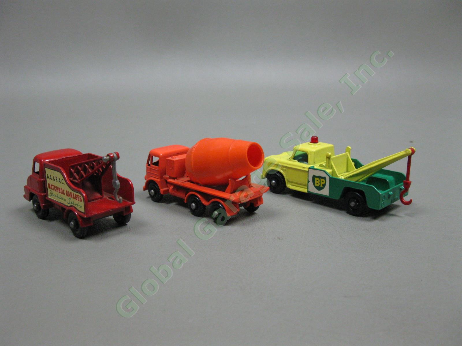 44 Vintage 1950s-1960s Lesney Matchbox Moko Toy Car Lot + Carrying Case EXC COND 18
