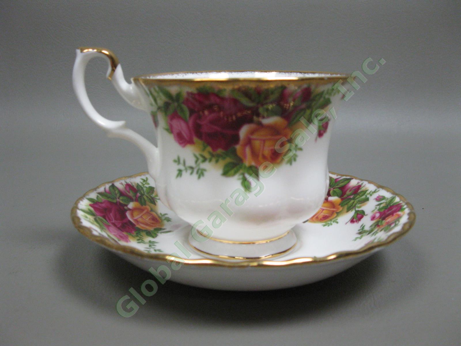 8 Royal Albert Old Country Roses Footed Tea Cup/Saucer Gold Trim Bone China Set 1