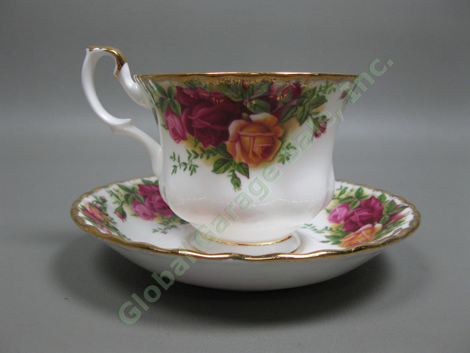 8 Royal Albert Old Country Roses Footed Tea Cup/Saucer Gold Trim Bone China Set 2
