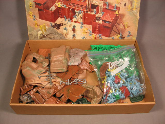Vintage Marx Fort Apache Play Set Playset Pieces W/ Box 2