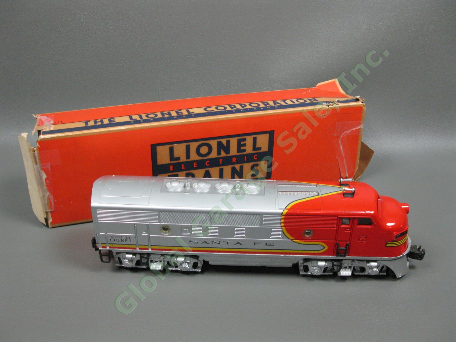 Vintage Lionel Santa Fe 2353P F-3 Diesel Locomotive + 2353T Dummy Model Trains 9