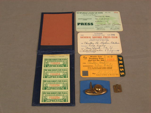 1939 1940 NY Worlds Fair Media Press Pass Pin Charm Set