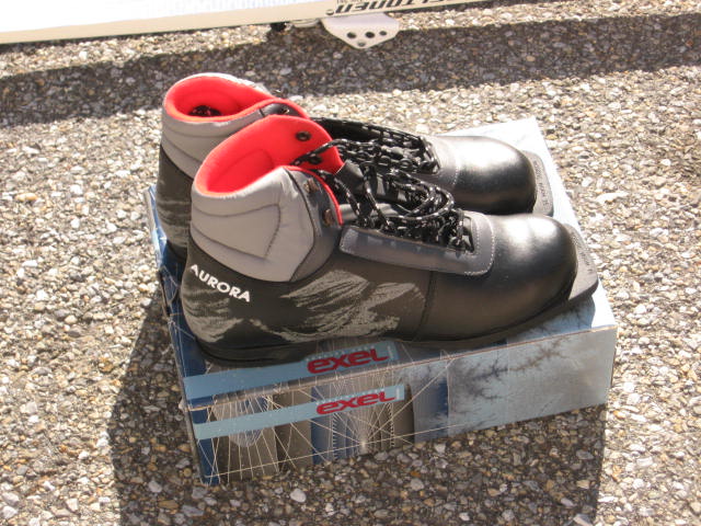 NEW Peltonen Altura 200cm Cross Country XC Skis Boots 8