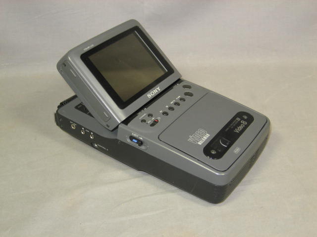 Sony GV-200 GV200 Video 8 8mm TV Recorder Walkman NTSC 2