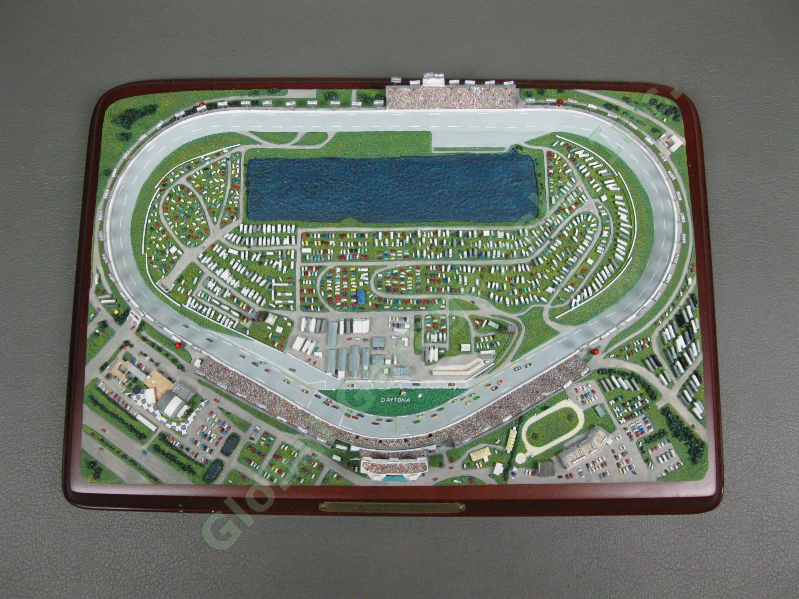 Danbury Mint Daytona 500 International Speedway NASCAR Racetrack Replica Race NR 2