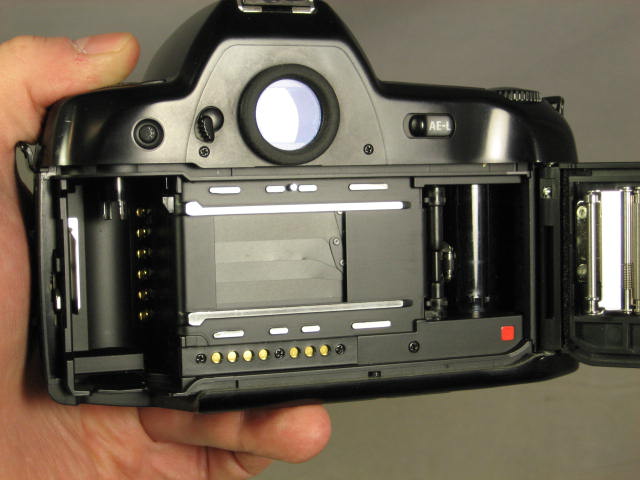 Nikon N90 Camera AF Nikkor 24-120 Zoom Lens SB-15 Flash 7