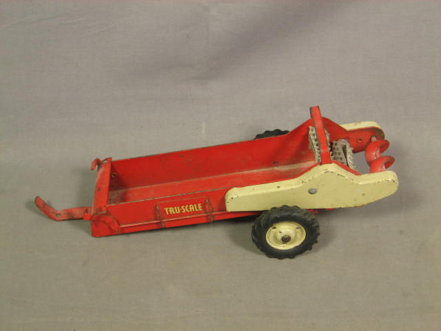 7 Vintage Farm Toy MM Hubley Tru-Scale Tractor Spreader Hay Elevator Wagon More 16