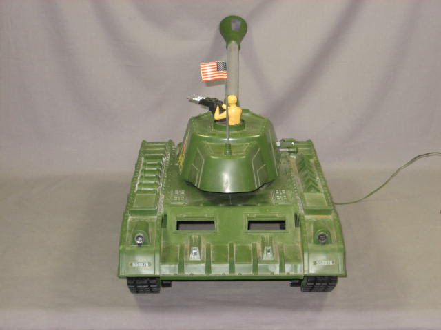 Vintage RC Deluxe Reading Tiger Joe Toy Motorized Army Tank Box Battery Operated 3