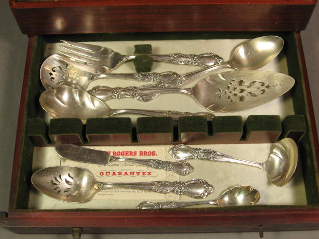 1847 Rogers Bros Heritage Silver Plate Flatware Set 55p 3