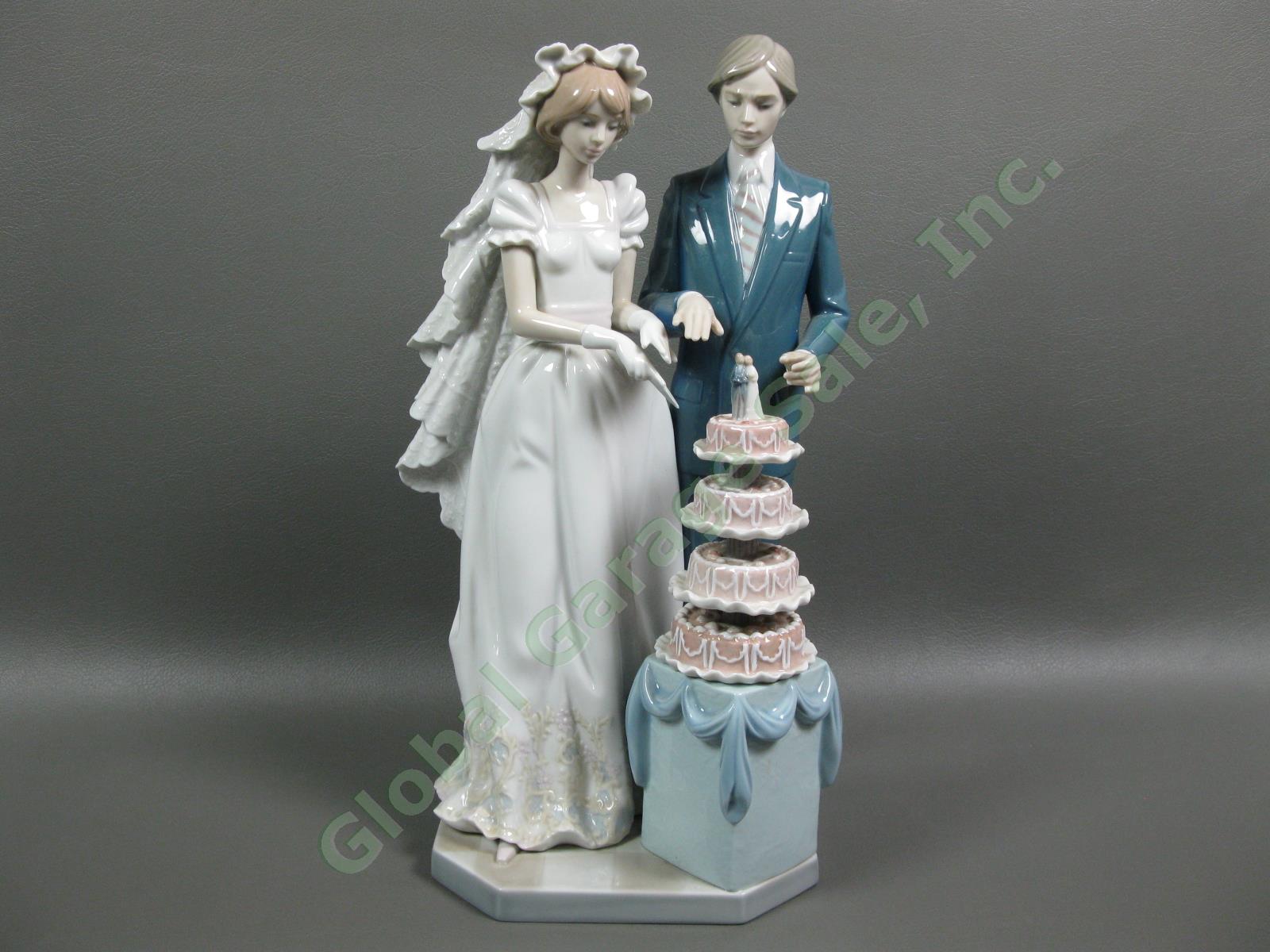Retired LLadro 5587 Wedding Day Cake Bride Groom Large 13" Porcelain Figurine