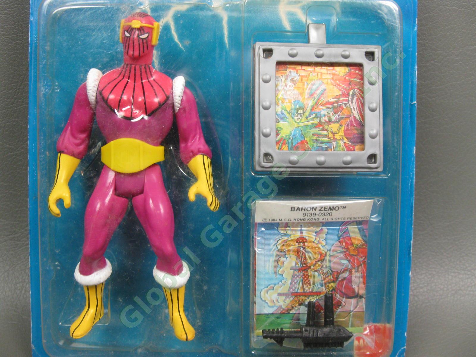 1984 Marvel Secret Wars Baron Zemo Shield Super Villain UNPUNCHED Figure Mattel 1