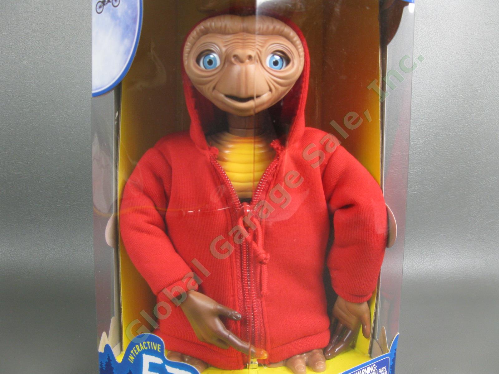 2000 Interactive ET Extra Terrestrial 8" Talking Figure Hasbro Tiger Electronics 1