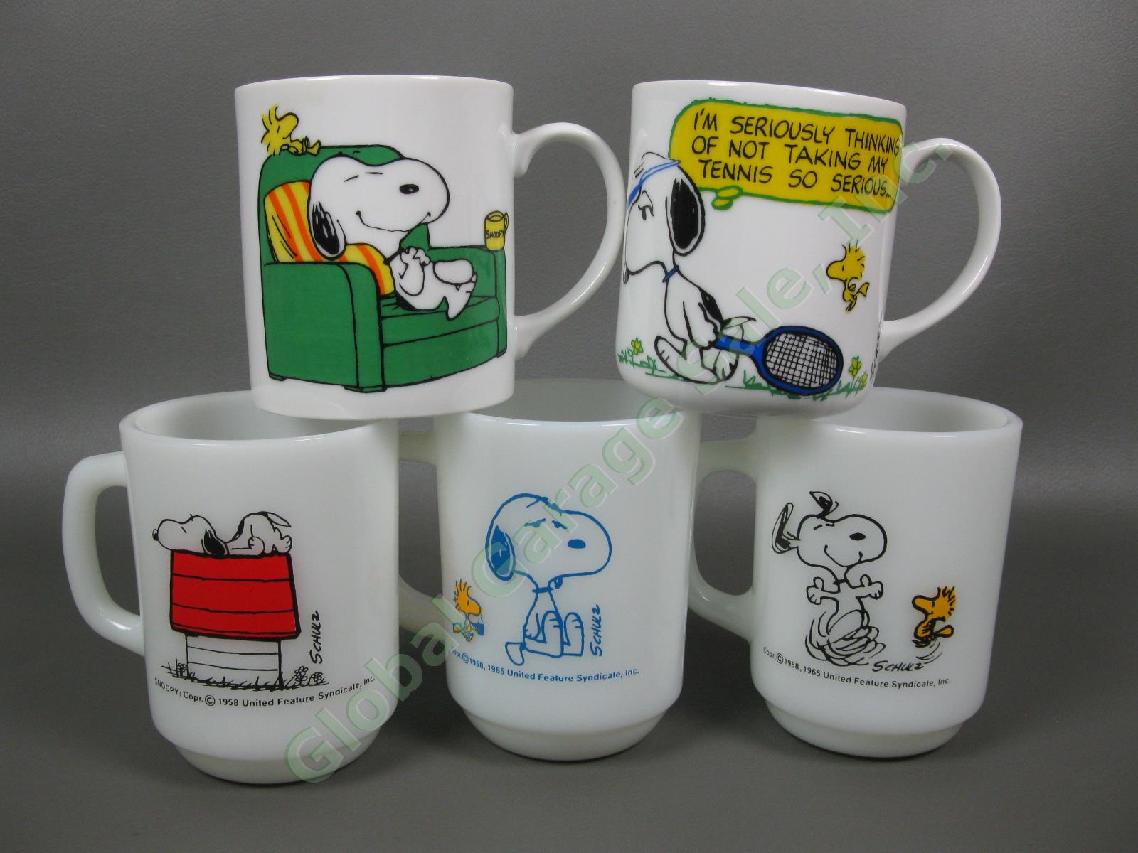 5 Vintage 1965 Peanuts Snoopy Anchor Hocking Determined Milk Glass Mug Set NR