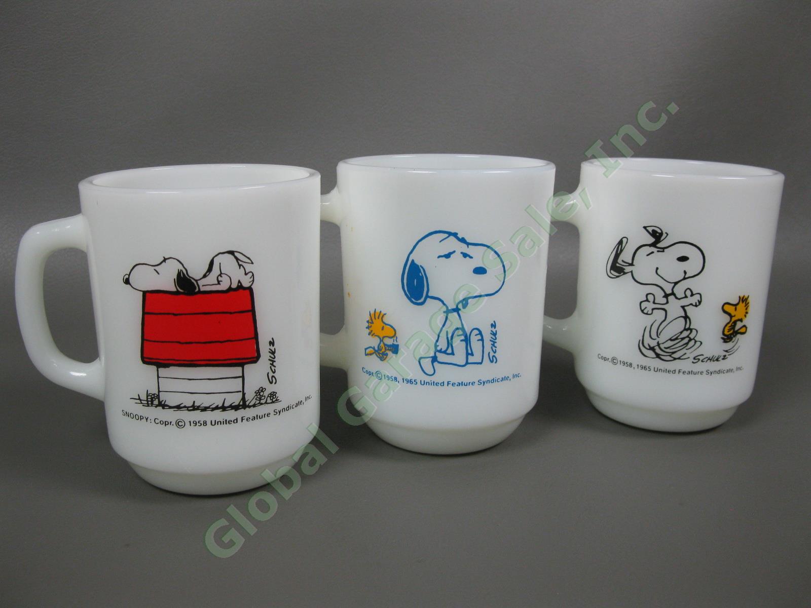 5 Vintage 1965 Peanuts Snoopy Anchor Hocking Determined Milk Glass Mug Set NR 1