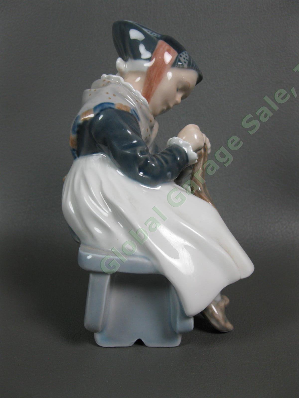 Royal Copenhagen Denmark Porcelain Figurine Amager Girl Sitting Knitting 1314 NR 3